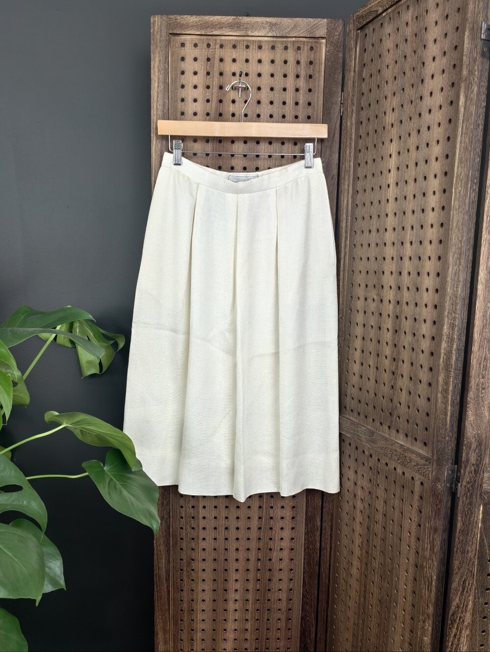 Vintage Carlisle White Midi Pleated Skirt